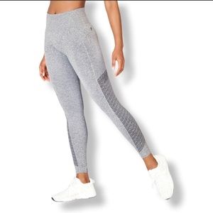 Fabletics Sync Seamless High Waist 7/8 Leggings - NWT